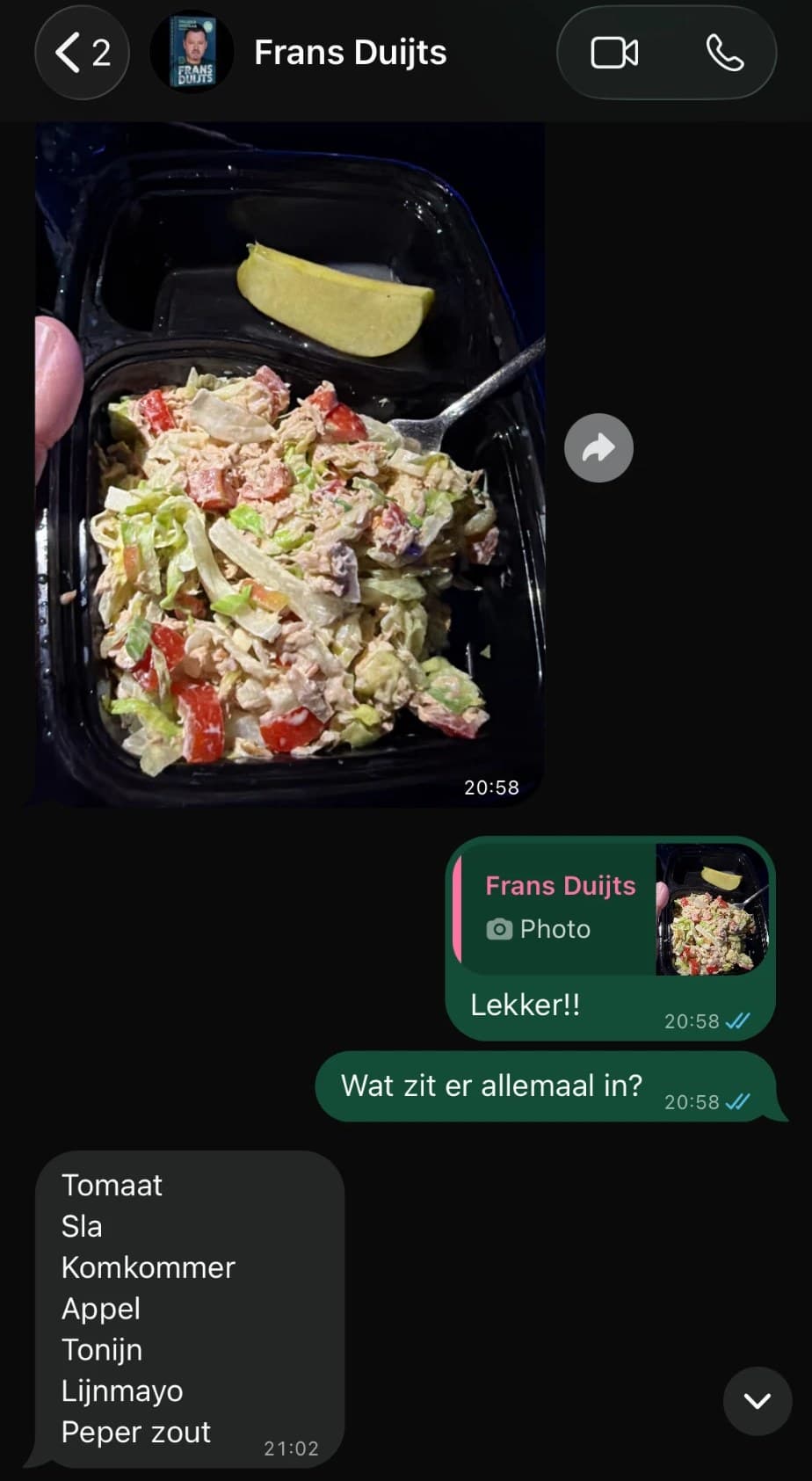 WhatsApp-bericht van Frans Duijts met een tonijnsalade die hij tussen twee shows door eet